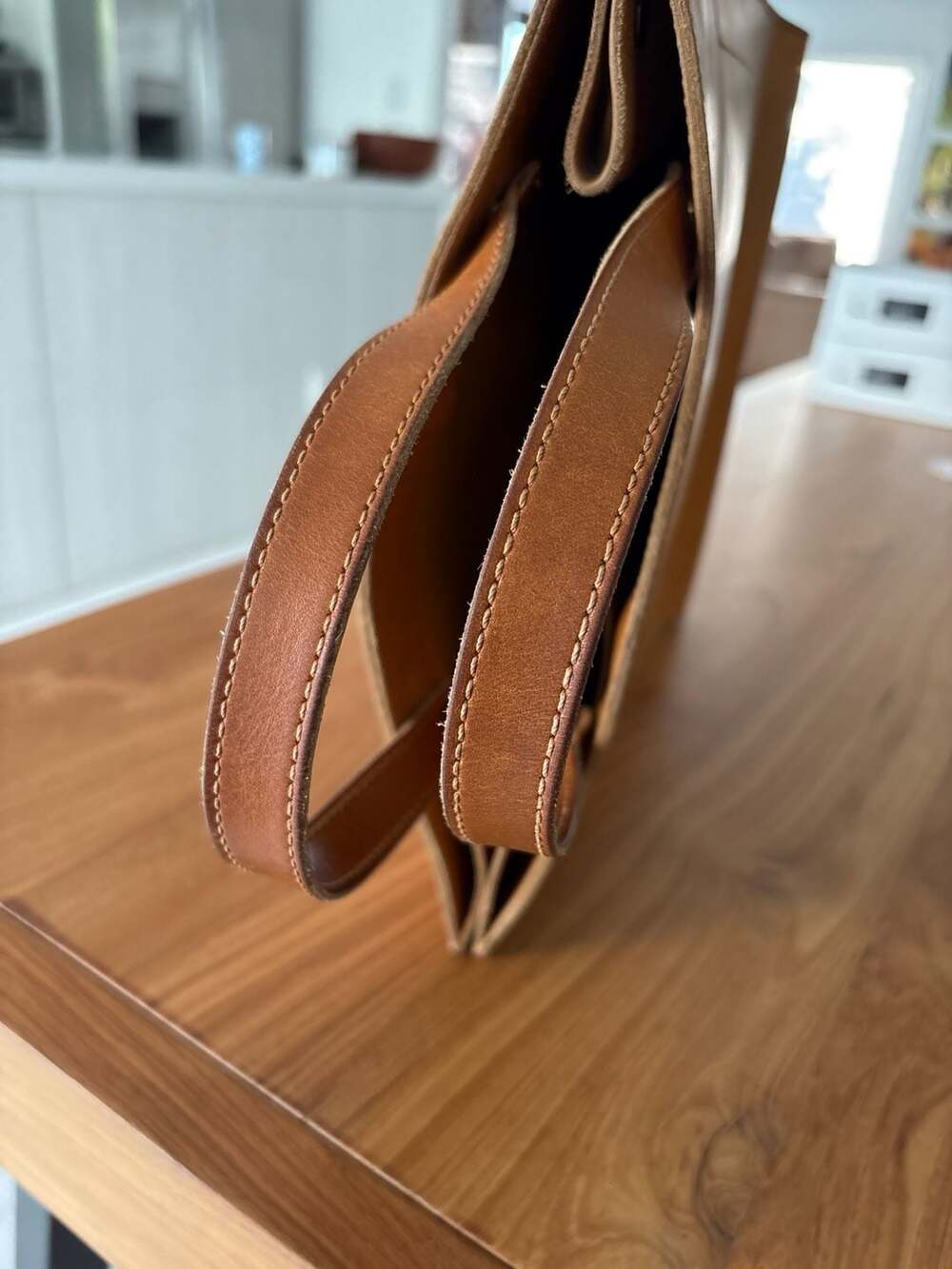 Madewell The Passenger Convertible Leather Tote Bag in English Saddle - Picture 8 of 8